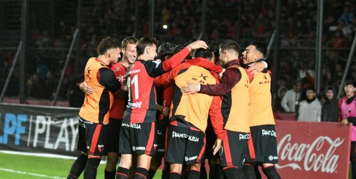 Colón venció 3 a 2 a All Boys y volvió a liderar la zona
