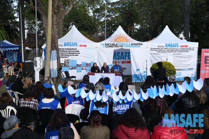 San Javier: la carpa blanca de la dignidad docente vivió una intensa jornada de formación, debate y organización colectiva