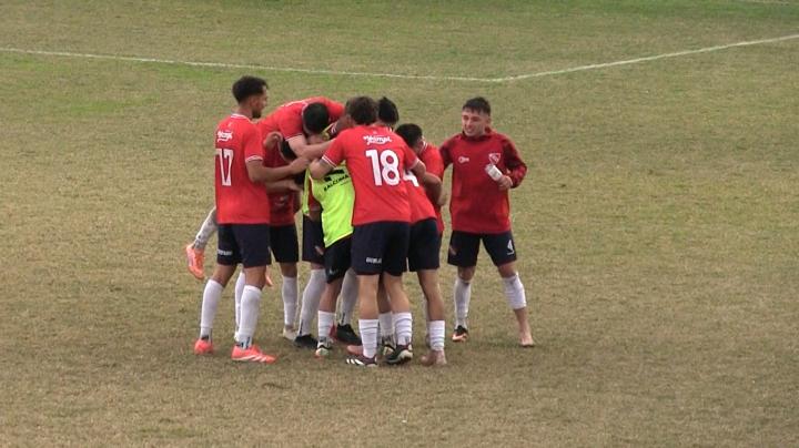 Con Gustavo Brandt en el banco, Independiente volvió al triunfo frente a El Quillá