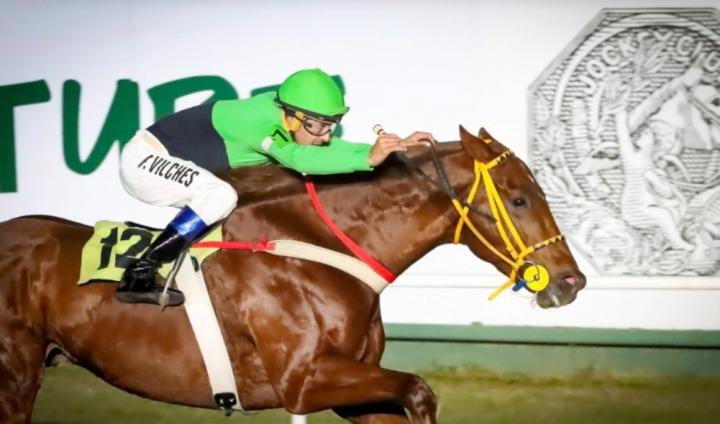 Fernando Vilchez, el jockey santotomesino que hoy compite en los hipódromos más importantes