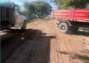 Vecinales reclaman “seriedad” por obras prometidas: calles sin ripeo, luminarias pendientes y ausencia de cronograma