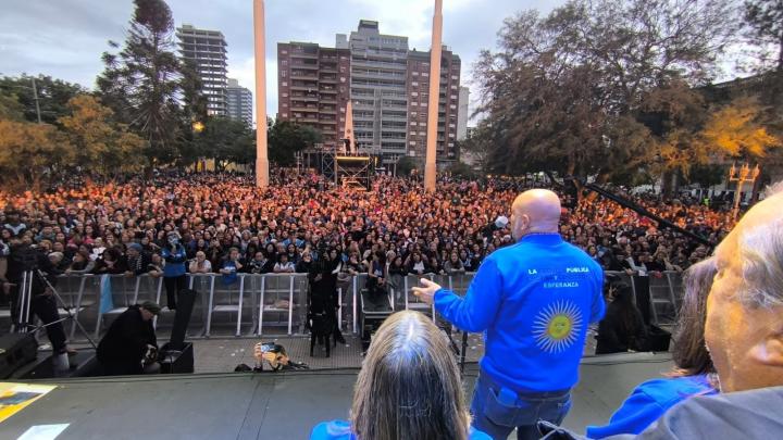 Multitudinario festival de AMSAFE en Plaza 25 de Mayo reafirma defensa de la escuela pública