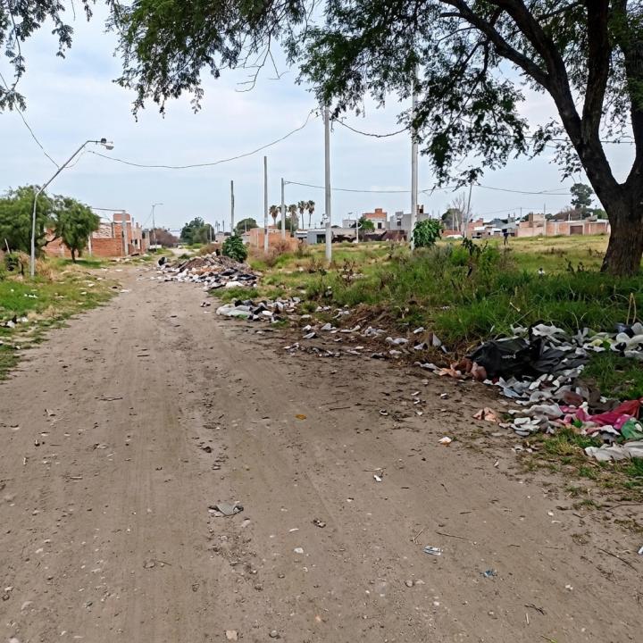 Vecinos denuncian un “macro basural” junto al club Ciclista: “Ya estamos hartos”, dicen y piden más controles y frecuencias de retiro