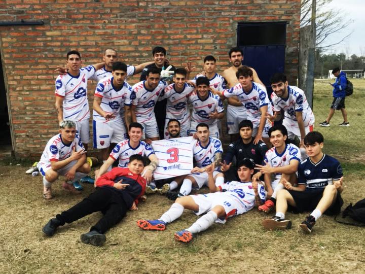 Vecinal Gálvez goleó a Arroyo Leyes en su segunda victoria consecutiva 