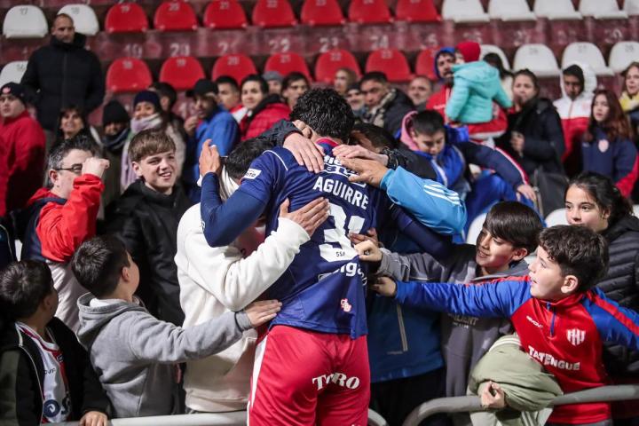 Unión se hizo fuerte en el 15 de Abril: dio vuelta el partido y suma tres victorias al hilo