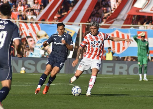 El tate no pudo sostener la ventaja y perdió 2-1 ante Independiente