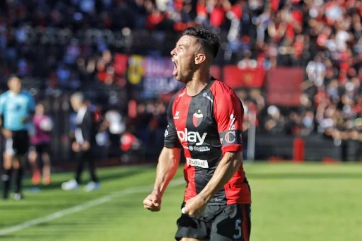 Triunfo agónico de Colón frente a Estudiantes de Buenos Aires
