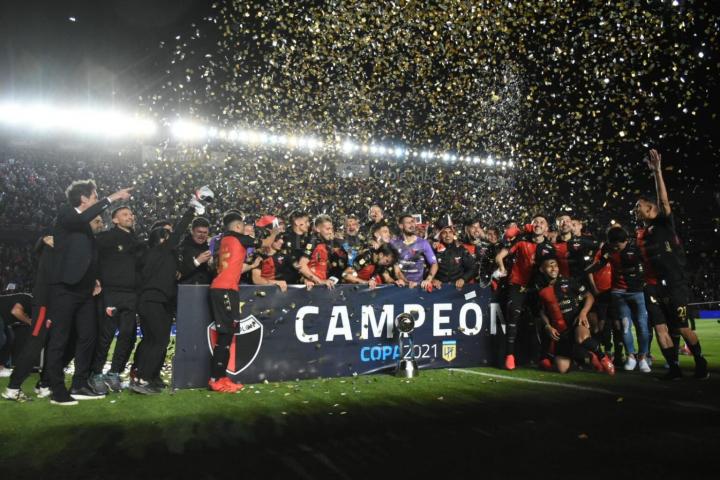 Aburrido empate de Colón, pero lo importante fue la fiesta 