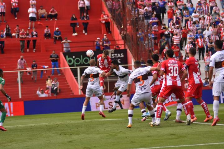 Mal debut para Munúa: Unión perdió 2-1 