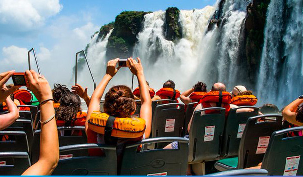 En el fin de semana largo, los turistas ya gastaron más de 17 mil millones de pesos