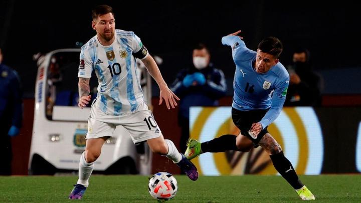 Desde las 20:30, Argentina recibe a Perú 