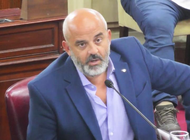 Palo Oliver: “El proyecto busca que los fueros dejen de ser un privilegio de los legisladores y todos seamos iguales ante la ley”
