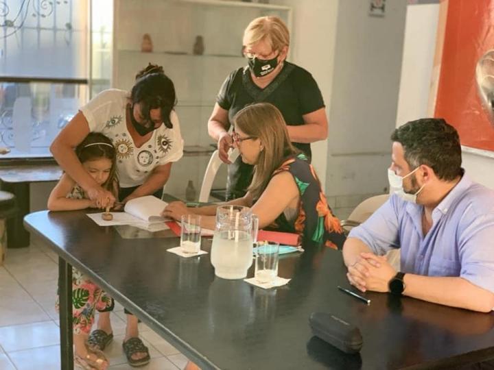 Qüesta encabezó una nueva entrega del Fondo de Asistencia Vecinal 