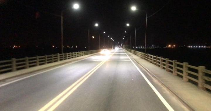 El conductor del camión pretendió ingresar al Puente Carretero a pesar de la prohibición