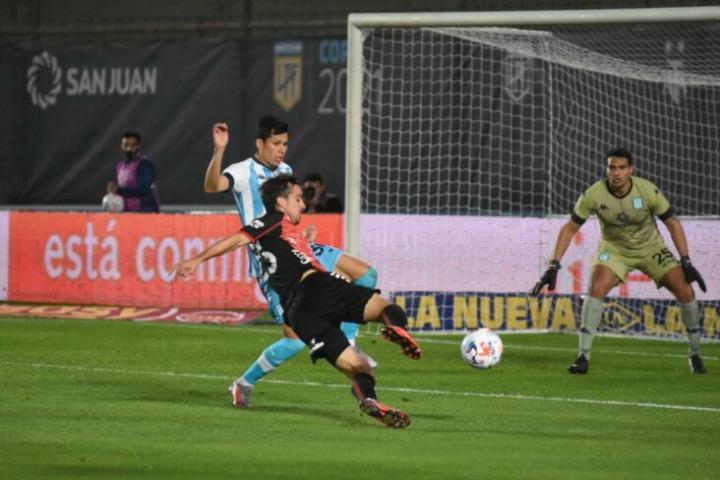 Colón con algunas ausencias visita a Racing 