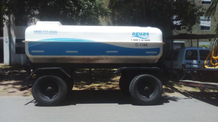 Colocan una cisterna con 8.000 litros de agua potable para los barrios Zaspe y Gral. Paz