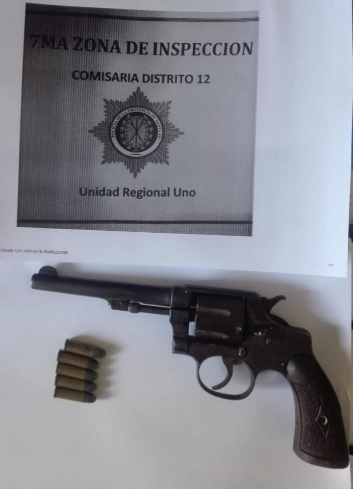 La Policía secuestró un arma de fuego a un joven de 18 años 