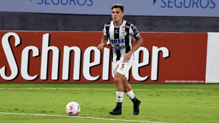Cristian Vega es nuevo refuerzo de Colón 