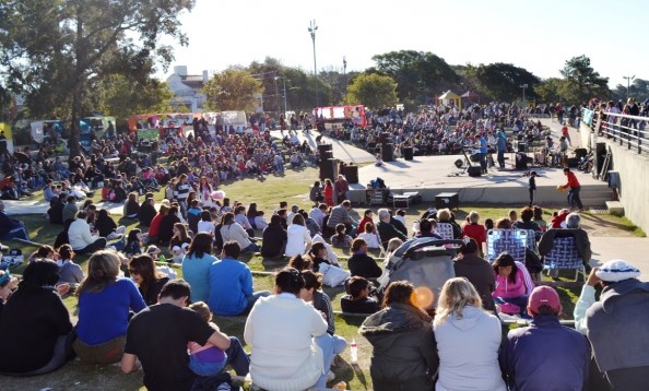 Este domingo habrá ritmos latinos, teatro para niños y música tropical en el Anfiteatro