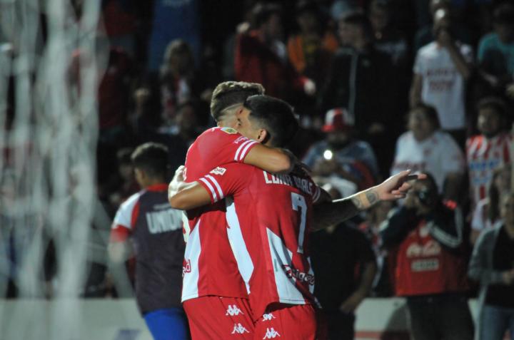 Unión fue superior y le ganó al último campeón por 1-0 