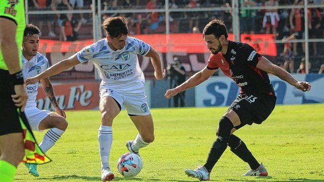 Colón con poco le ganó 3-1 a Godoy Cruz 