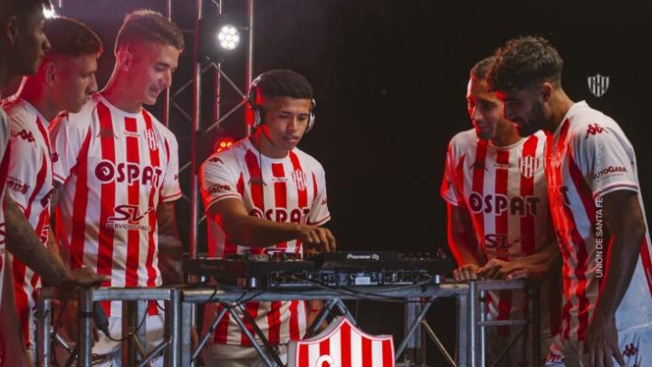 Unión presentó su nueva camiseta