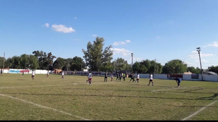 Liga santafesina: En la B los Santomesinos suman otra fecha sin ganar
