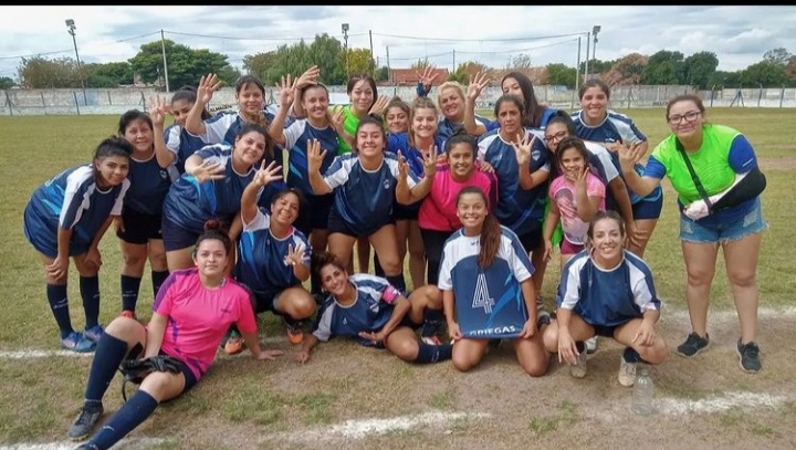 Fútbol femenino: En la B Atenas sumó su segunda victoria de local 