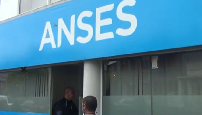 Raverta y Massa anunciaron el primer aumento del año y ninguna jubilación quedará por debajo de los 73 mil pesos