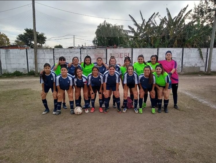 Fútbol femenino: Sauce viejo y Atenas jugarán partidos claves este fin de semana 