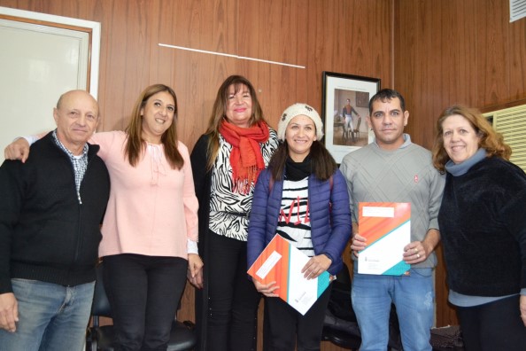 Nueva entrega de aportes a emprendedores locales 