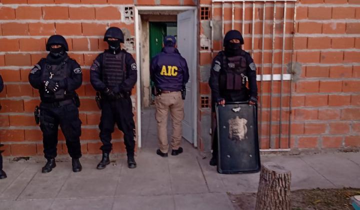 Tres allanamientos en nuestra ciudad: dos detenidos y secuestraron armas de fuego