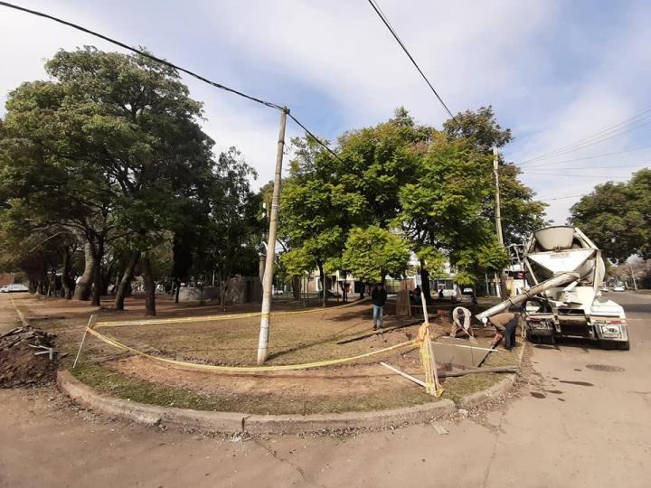 Avanzan las obras para la puesta en valor de la plaza Belgrano 