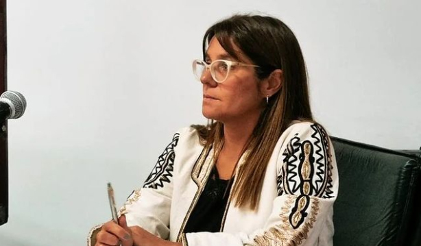 Aprueban el proyecto de Giselle Miravete que crea el registro “Locales Amigos de tus Mascotas”.
