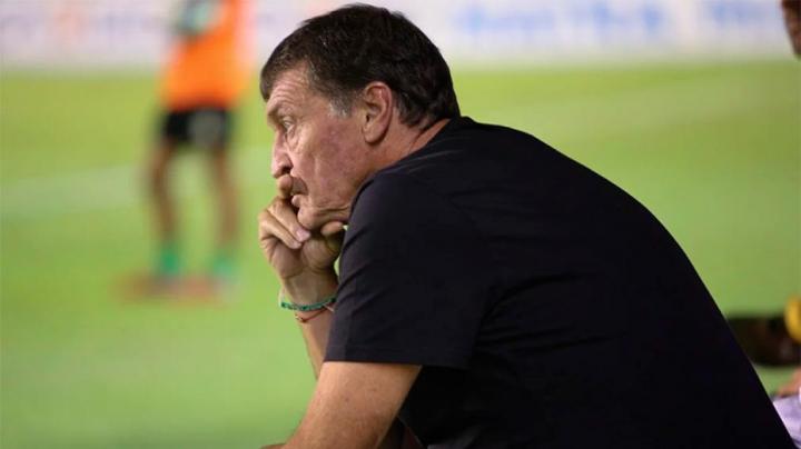 Julio Falcioni dejó de ser el entrenador de Colón 