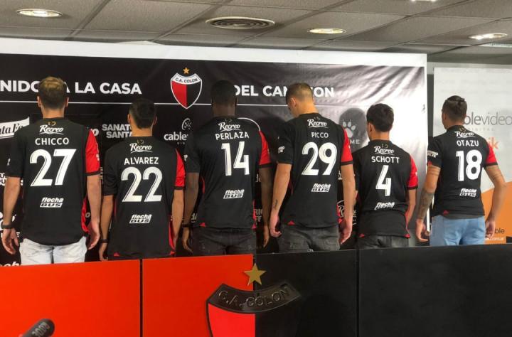 Colón presentó a todos sus refuerzos 