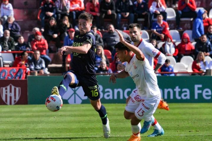 Aburrido empate 0-0 entre Unión y Huracán 
