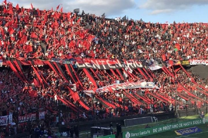 Enojo en Colón con Lagna por la negativa del ingreso de banderas 