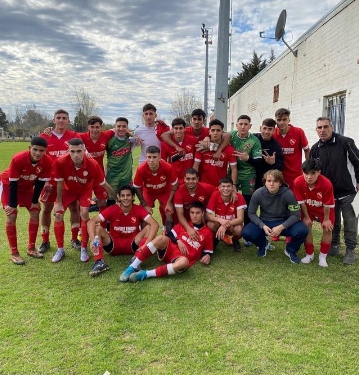 Gran triunfo de la reserva de Independiente Santo tomé y suspendido el partido en la primera 