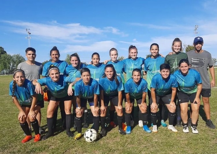 Fútbol femenino: En la primera división A Sauce viejo se enfrenta a  Unión y en la B Atenas se mide con La Perla del Oeste 