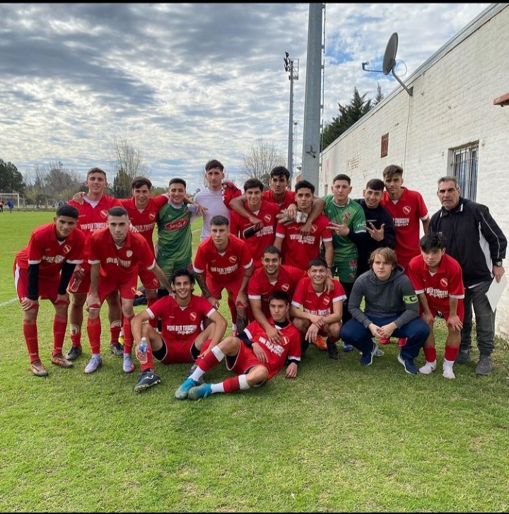 Liga santafesina: Dura derrota de Independiente Santo tomé en primera. Mientras que la reserva goleó por 4 a 2
