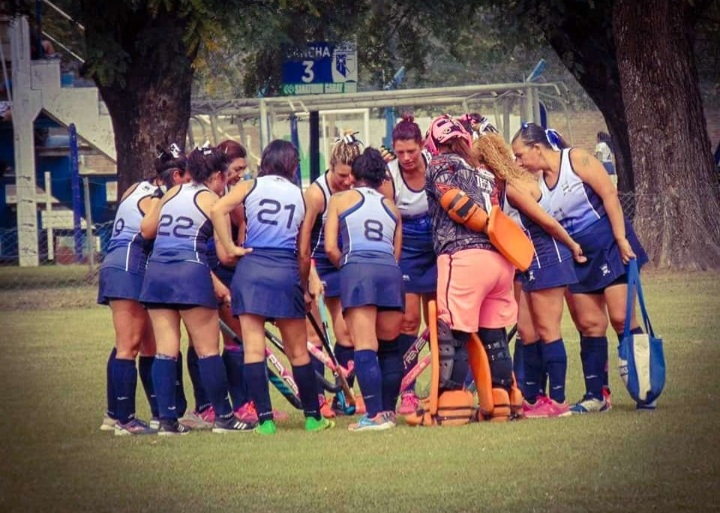 Hockey mamis: las griegas de Atenas subcampeonas en La Copa de Plata
