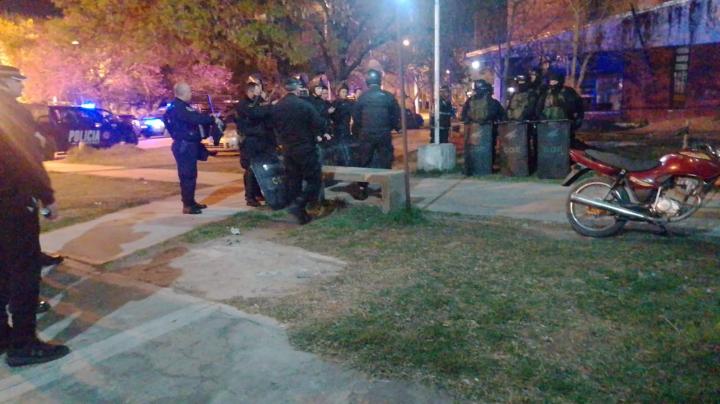 Se fugó de la Comisaría 12 uno de los detenidos que había encabezado el principio de motín