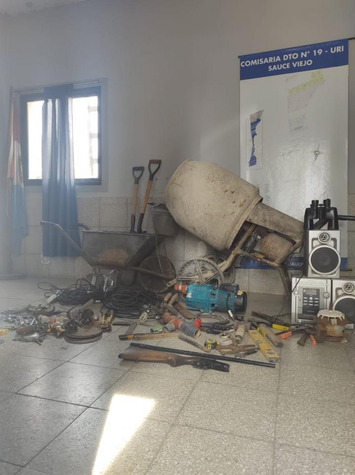 Sauce Viejo: detienen a un hombre de 25 años y recuperan diversos elementos sustraídos de una casa en construcción
