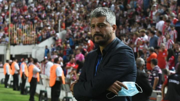 Crecen las chances para que Munúa siga siendo el DT de Unión 