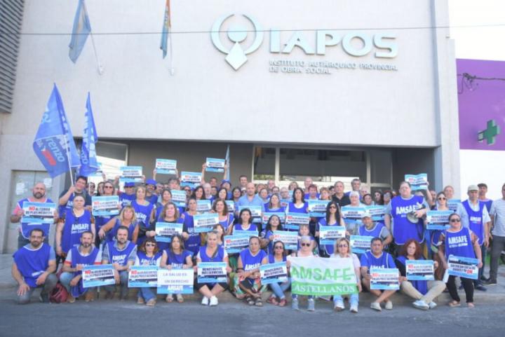 Derecho a la Salud: Amsafe se concentró frente a Iapos y tuvo una audiencia con su director
