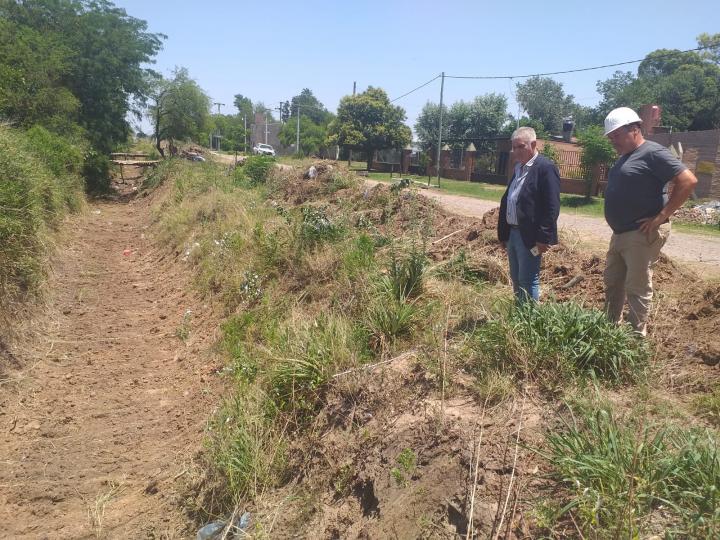 Sauce Viejo: Se realizan obras de saneamiento hidráulico en barrio San Cayetano