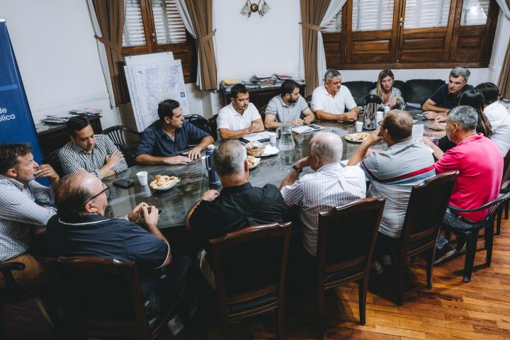 Municipales discuten en paritarias el salario para el año 2023