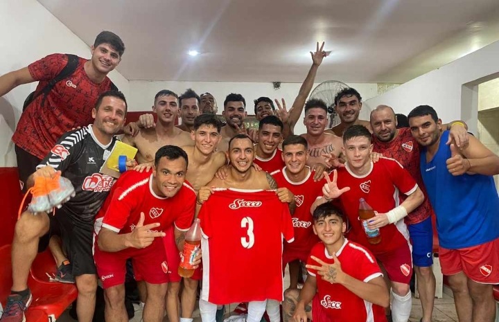 Liga santafesina: Independiente Santo tomé imparable: le ganó en primera y en la reserva a Ciclón Racing 