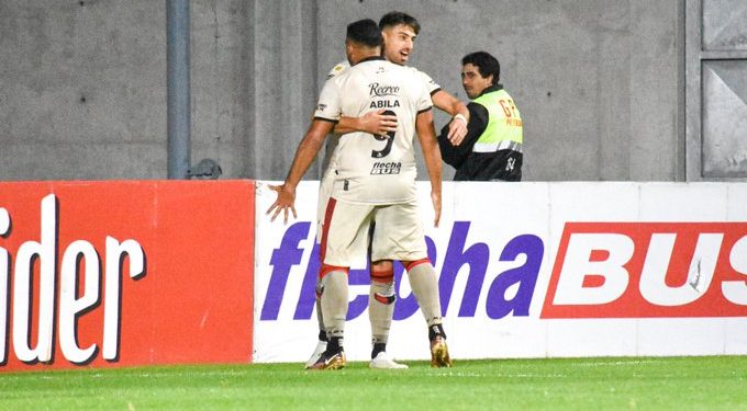 Colón venció 2-0 a Colegiales y avanza en la Copa Argentina 